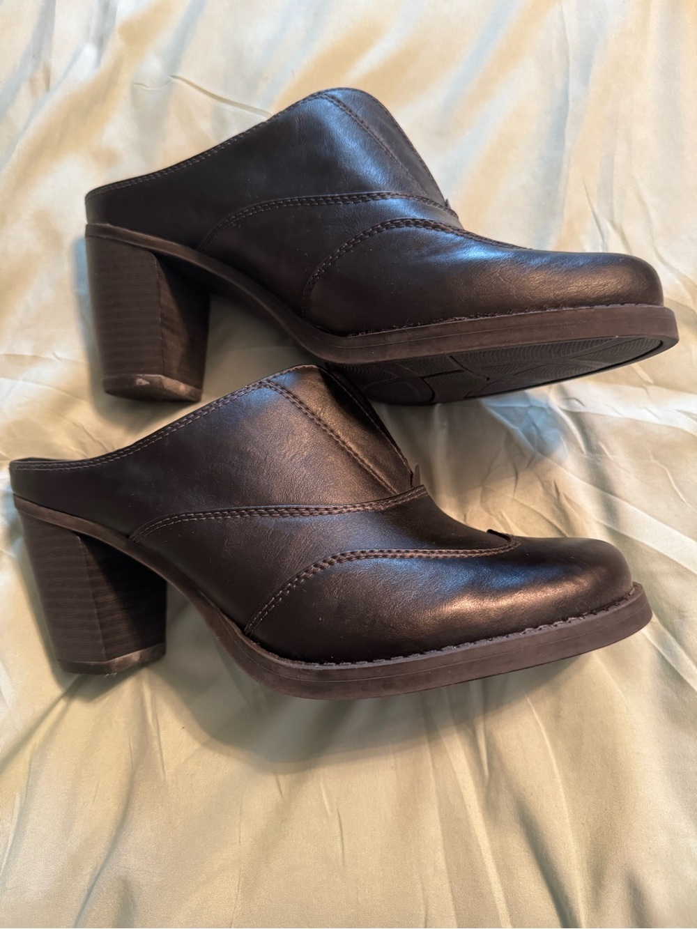 Natural Soul  Leather Slip-On Mule Heels